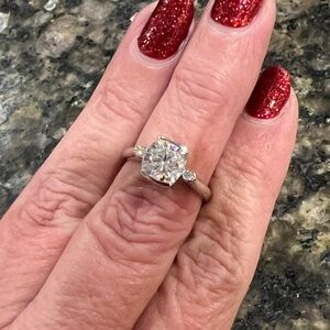 Genuine Moissanite 2ctw ring set in Sterling Silver Sz 7